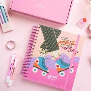 Alternative view of CUADERNO HOLA CARACOLA PATINES 2026